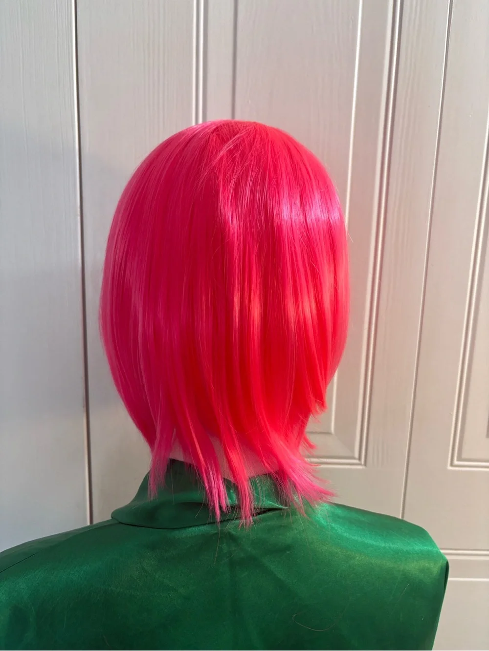 Women’s Short Straight Hot Pink Bob w/ Bangs Synthetic NWOT